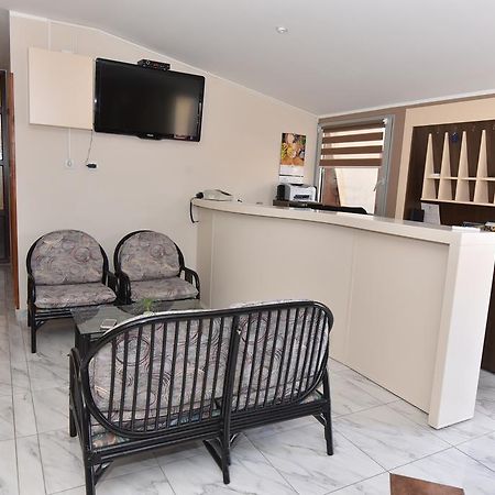 Bed and Breakfast Prenociste Gazela Pirot Esterno foto
