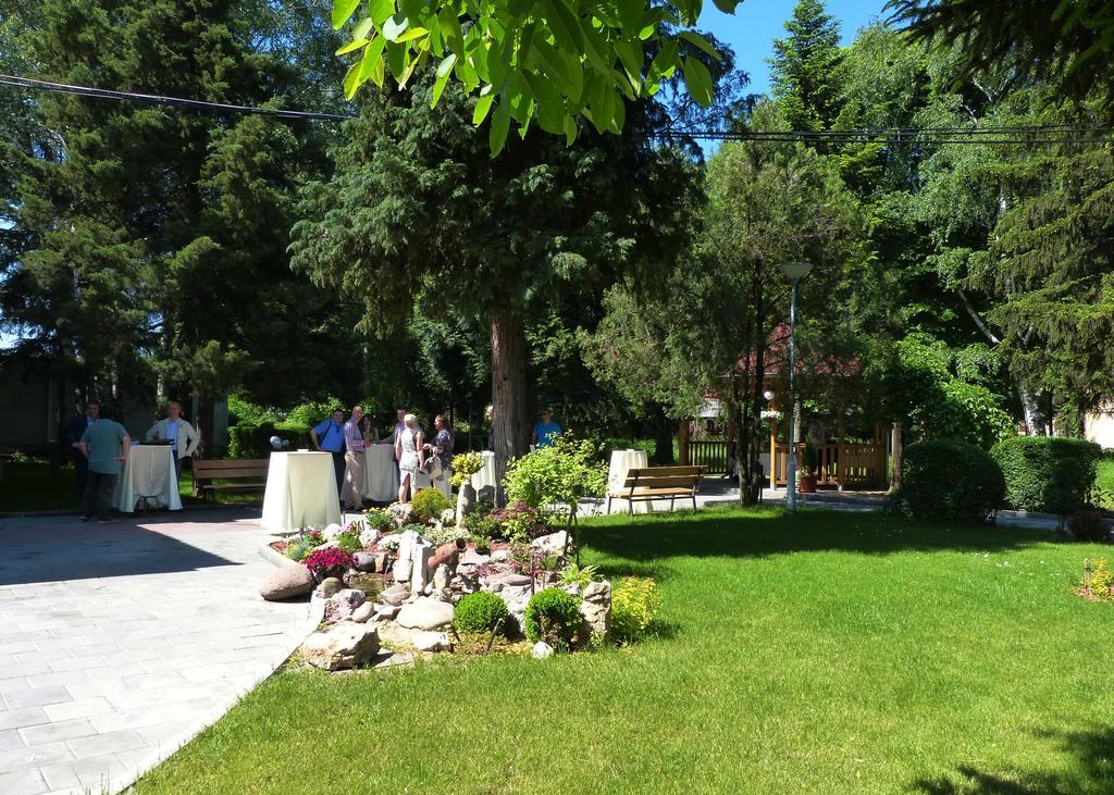 Bed and Breakfast Prenociste Gazela Pirot Esterno foto