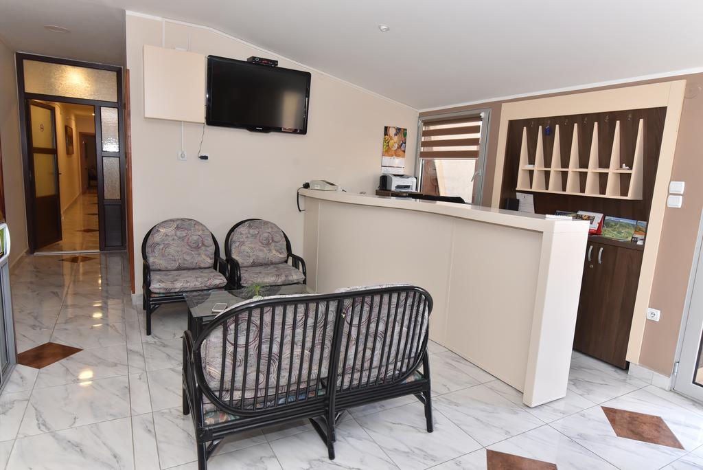 Bed and Breakfast Prenociste Gazela Pirot Esterno foto